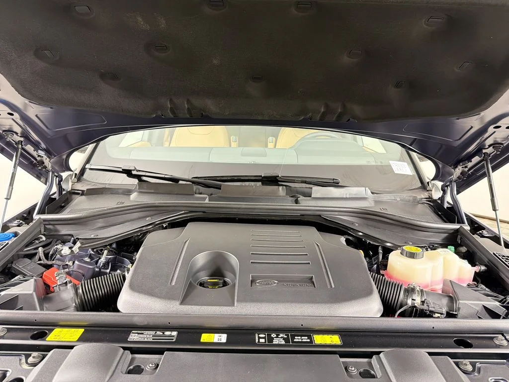 New 2026 Varesine Blue Land Rover SE image 32