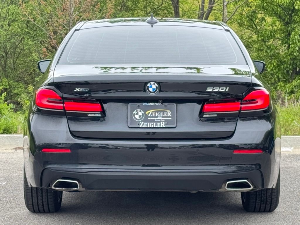 Used 2022 Black BMW 530i xDrive image 5