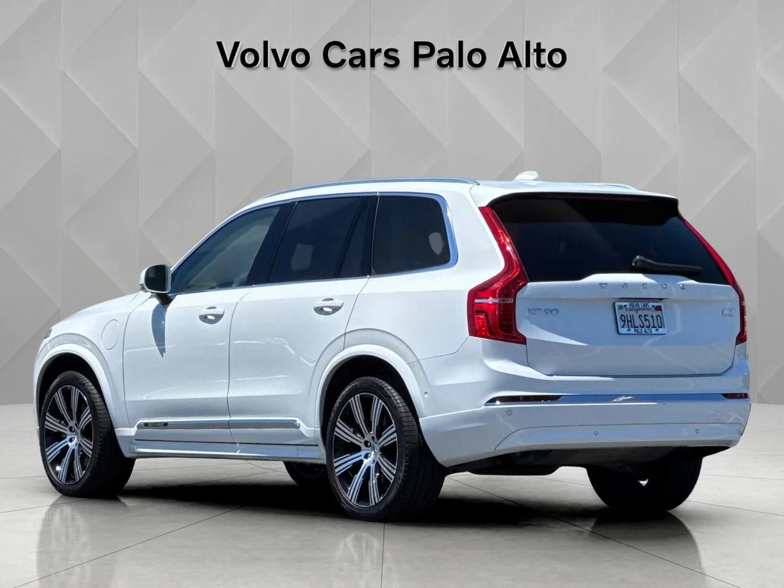 Used 2023 White Volvo T8 Plus Bright Theme 7 Passenger image 7