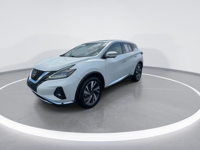 Used 2024 White Nissan SL image 4