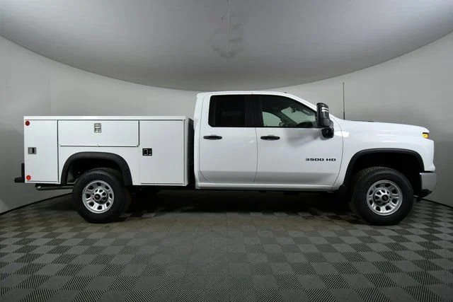 New 2026 Summit White Chevrolet WT image 15