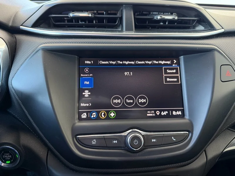 Used 2023 SUMMIT WHITE Chevrolet LT image 10