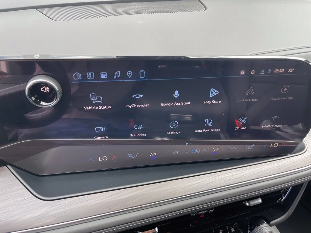New 2026 Summit White Chevrolet LT image 17