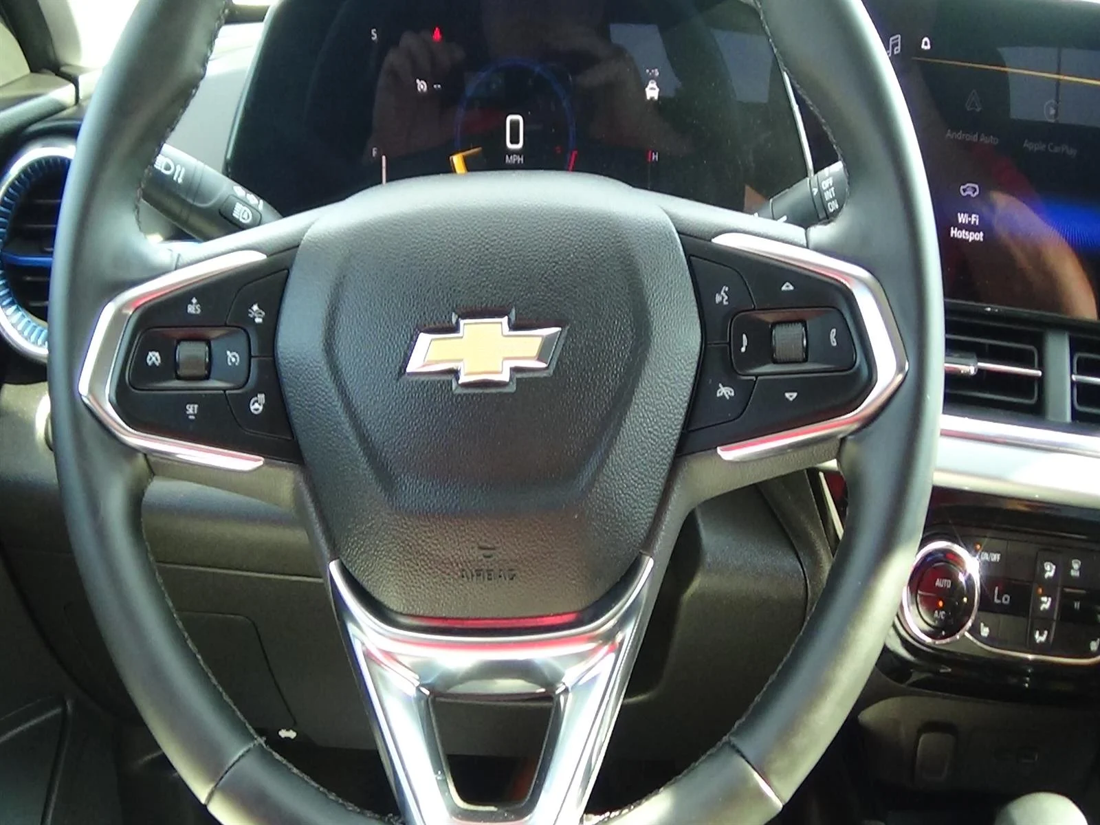 Used 2025 Sterling Gray Metallic (gzb) Chevrolet LT image 20