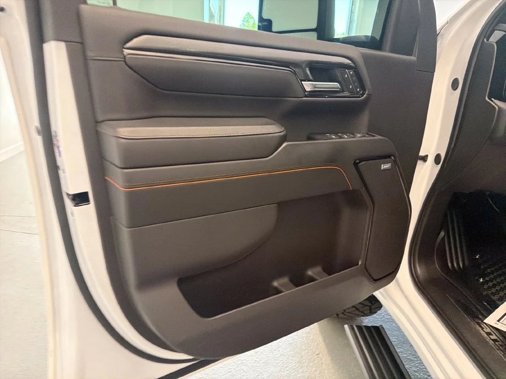 Used 2024 White GMC AT4 image 12