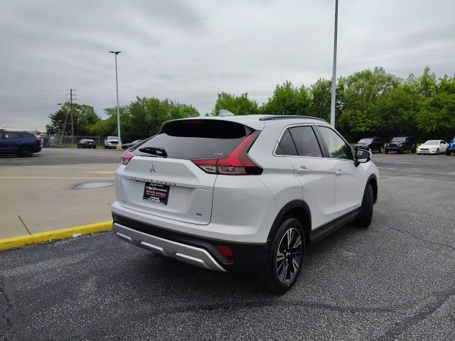New 2026 White Mitsubishi SE image 7