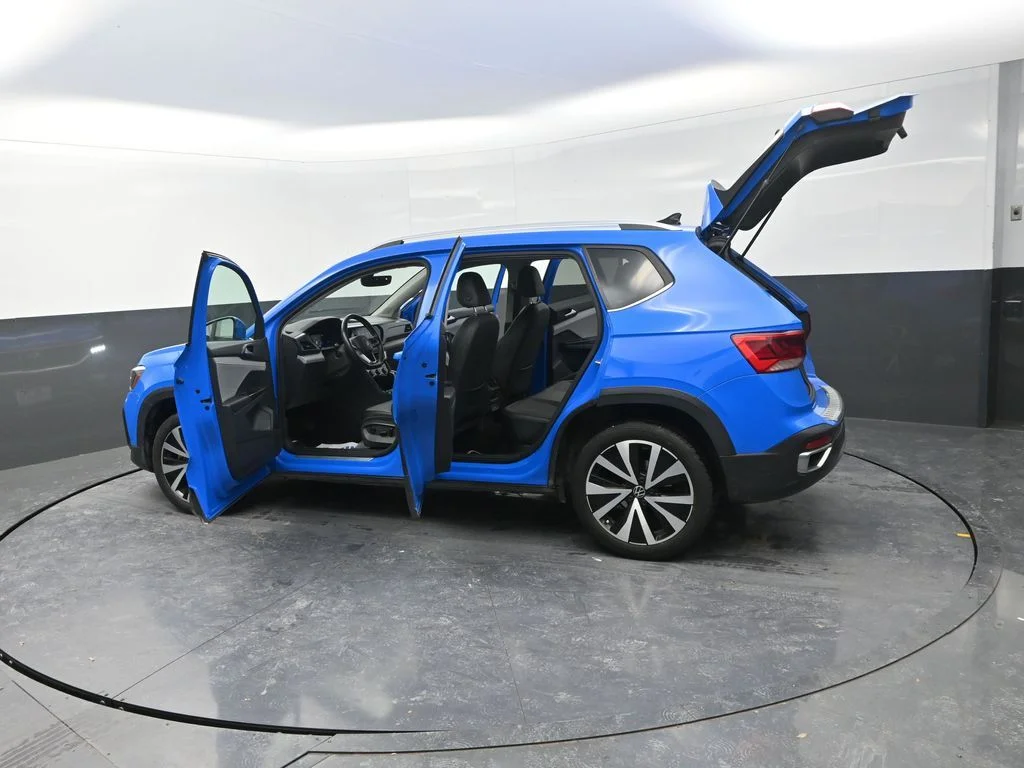 Used 2023 Blue Volkswagen 1.5T SE image 35