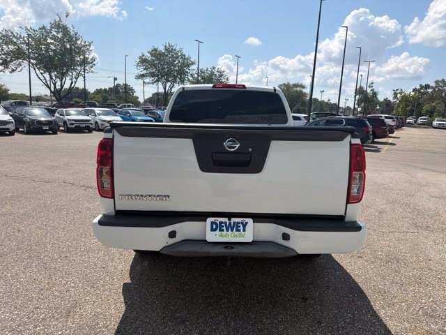 Used 2019 Glacier White Nissan S image 4