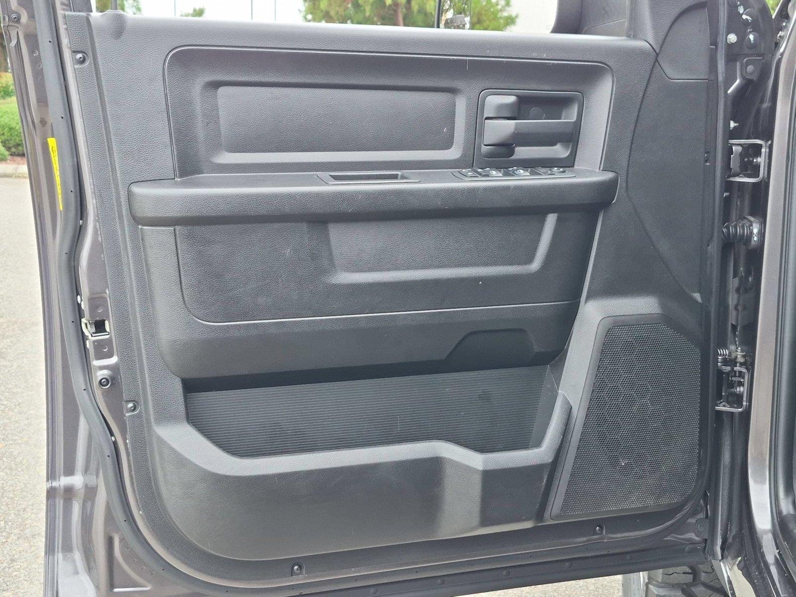 Used 2019 Granite Crystal Metallic Clearcoat Ram Express image 15