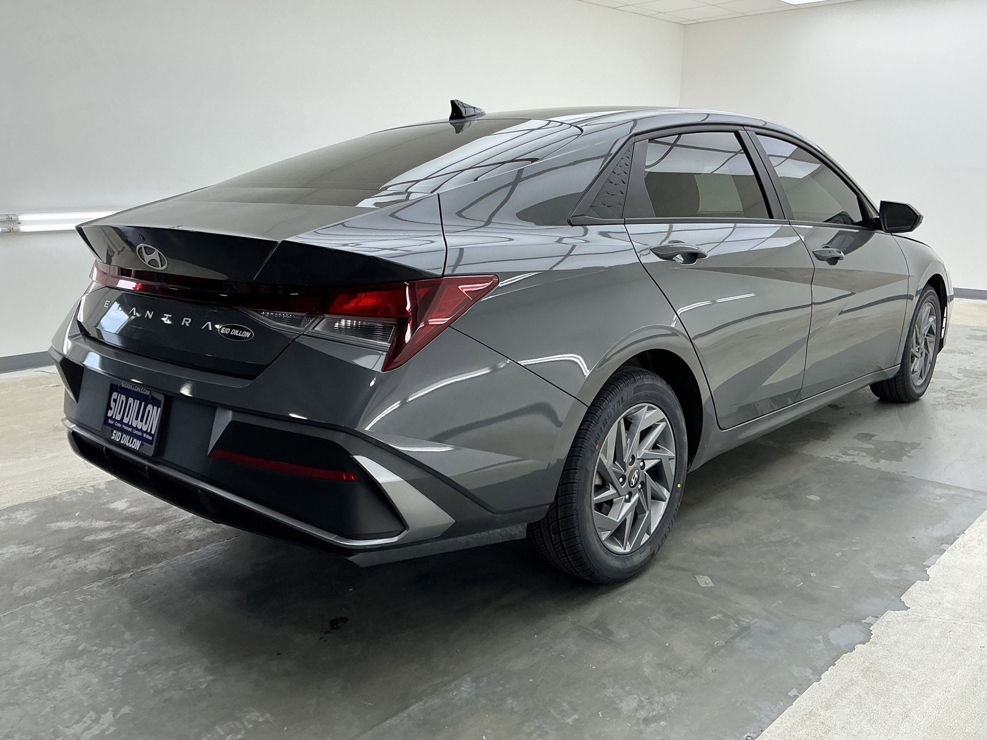 Used 2024 Ecotronic Gray Hyundai SEL image 4