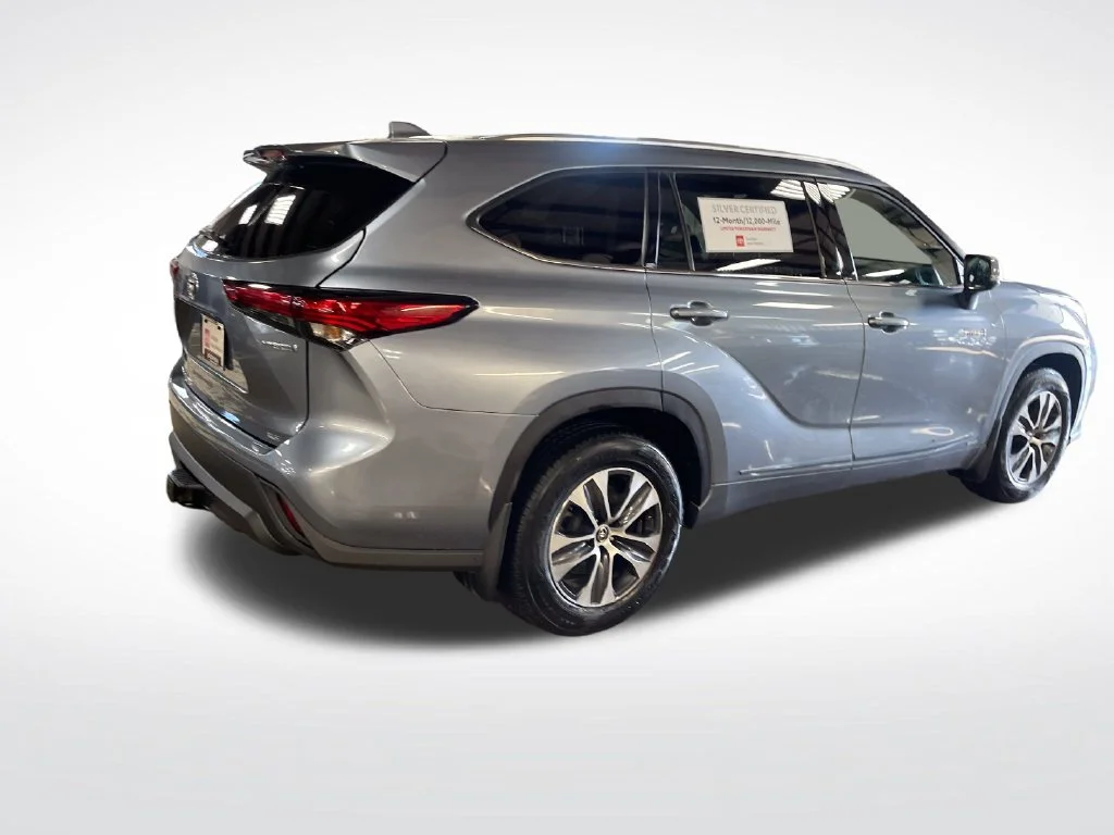 Used 2021  Toyota XLE image 5