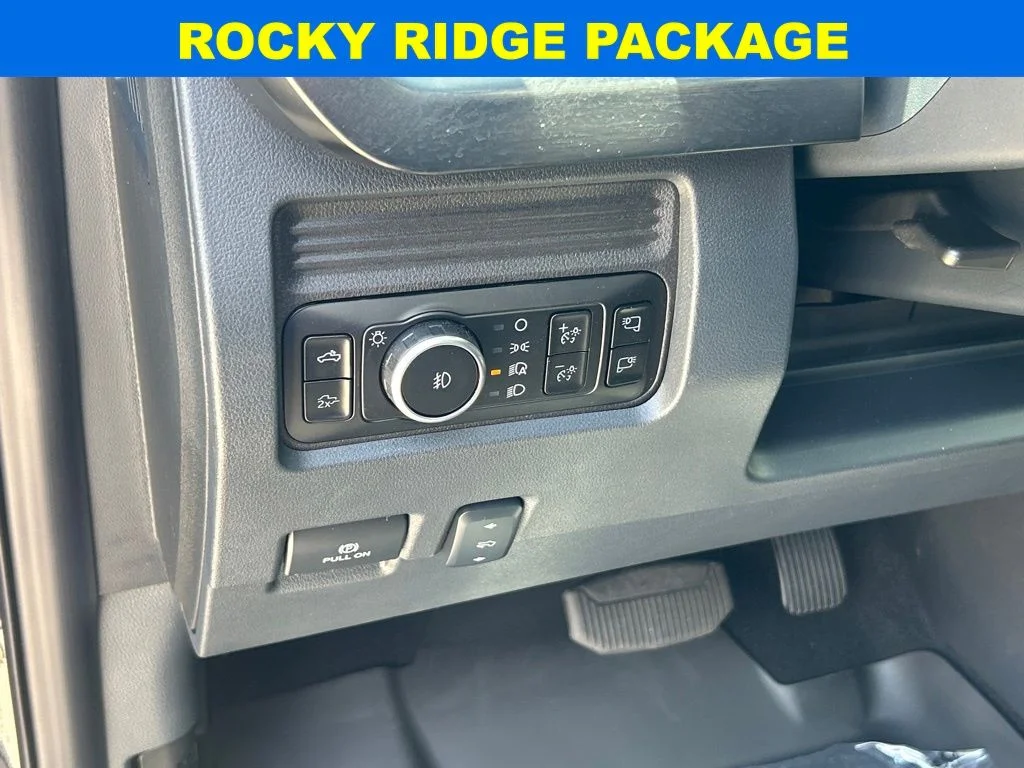 2025 Ford F-350 Super Duty Lariat - Photo 41