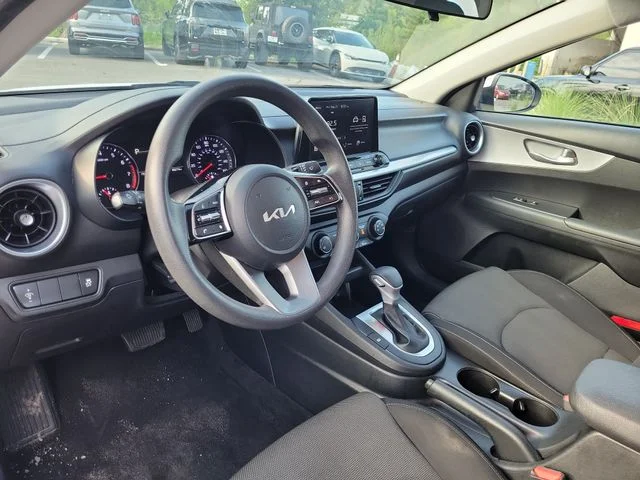 Used 2024 White Kia LXS image 16