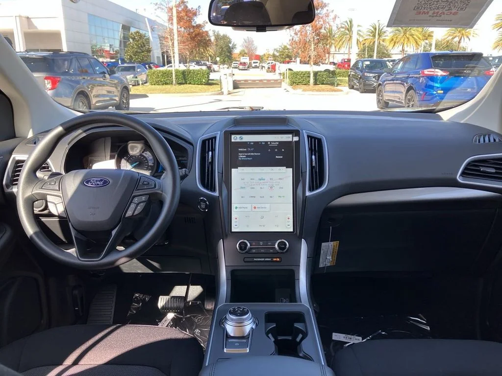 New 2024 Gray Ford SE image 5