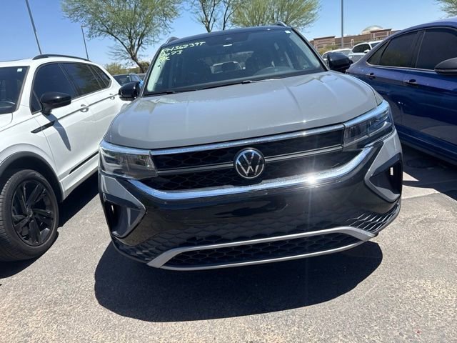 Used 2023 Pure Gray w/Black Roof Volkswagen SE image 2