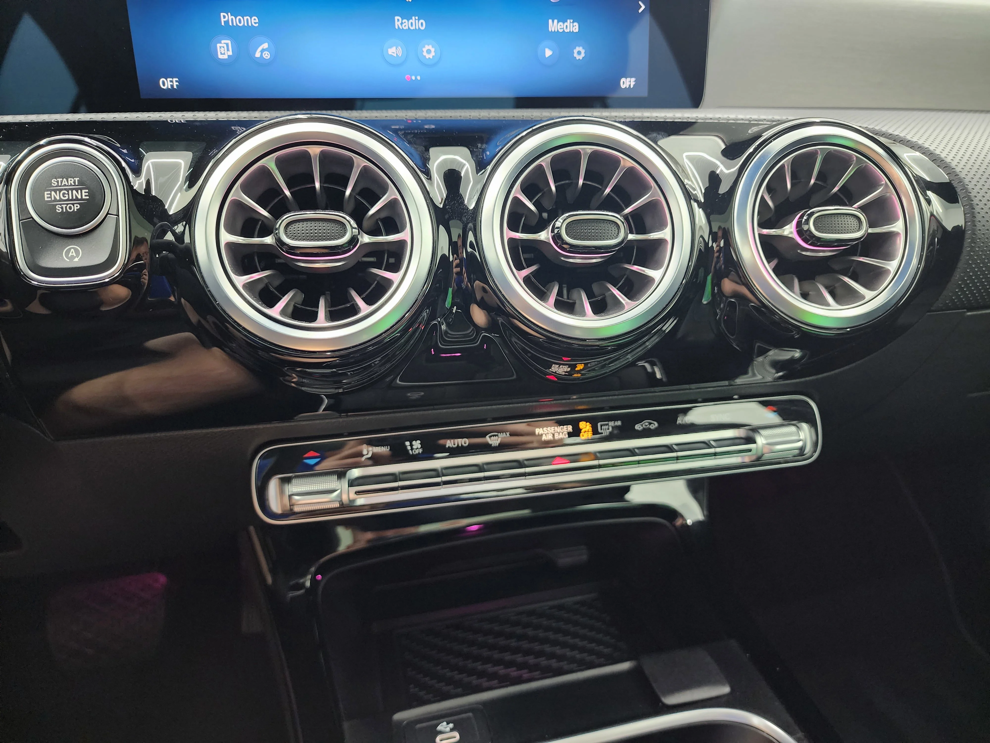 2025 Mercedes-Benz CLA CLA 250 - Photo 43