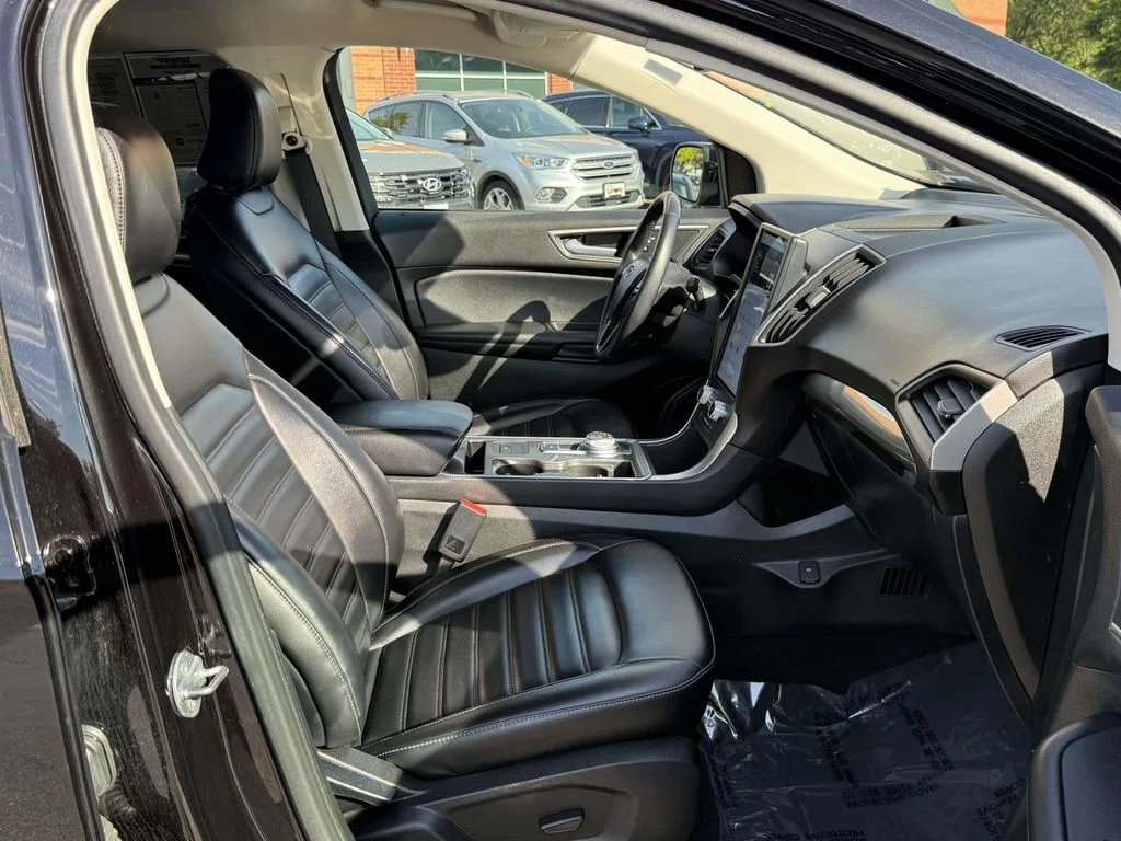 Used 2023 Black Ford SEL image 15