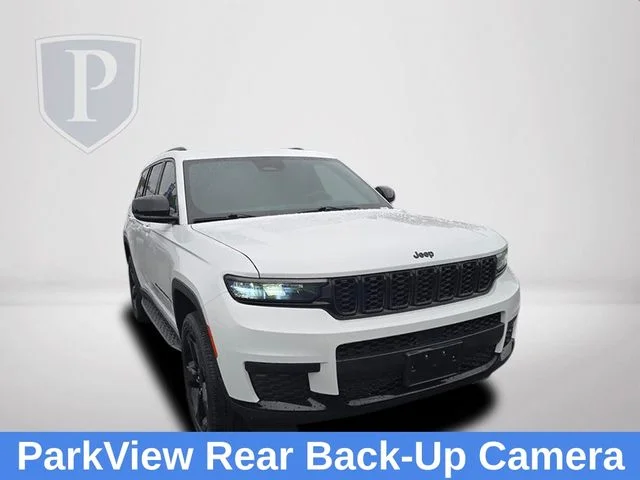 Used 2023 White Jeep Altitude image 13