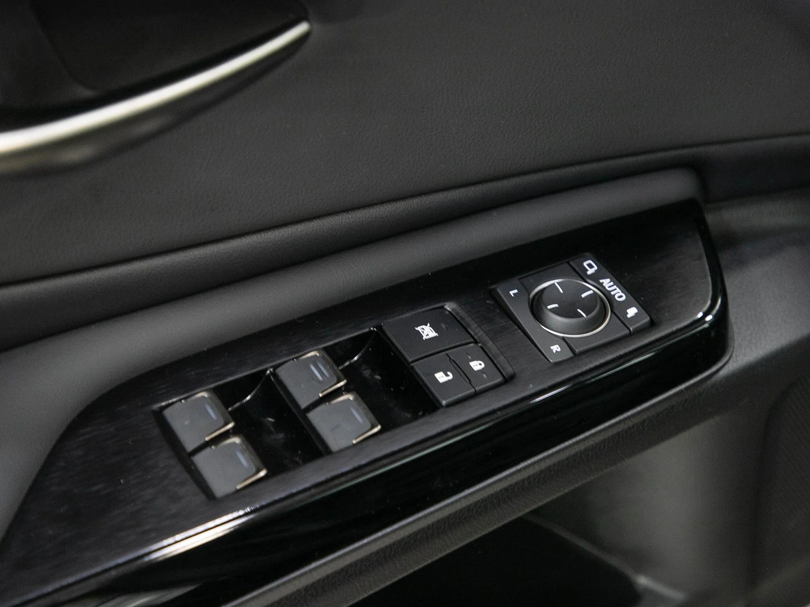 Used 2025 Black Lexus ES 300h F Sport Handling image 20