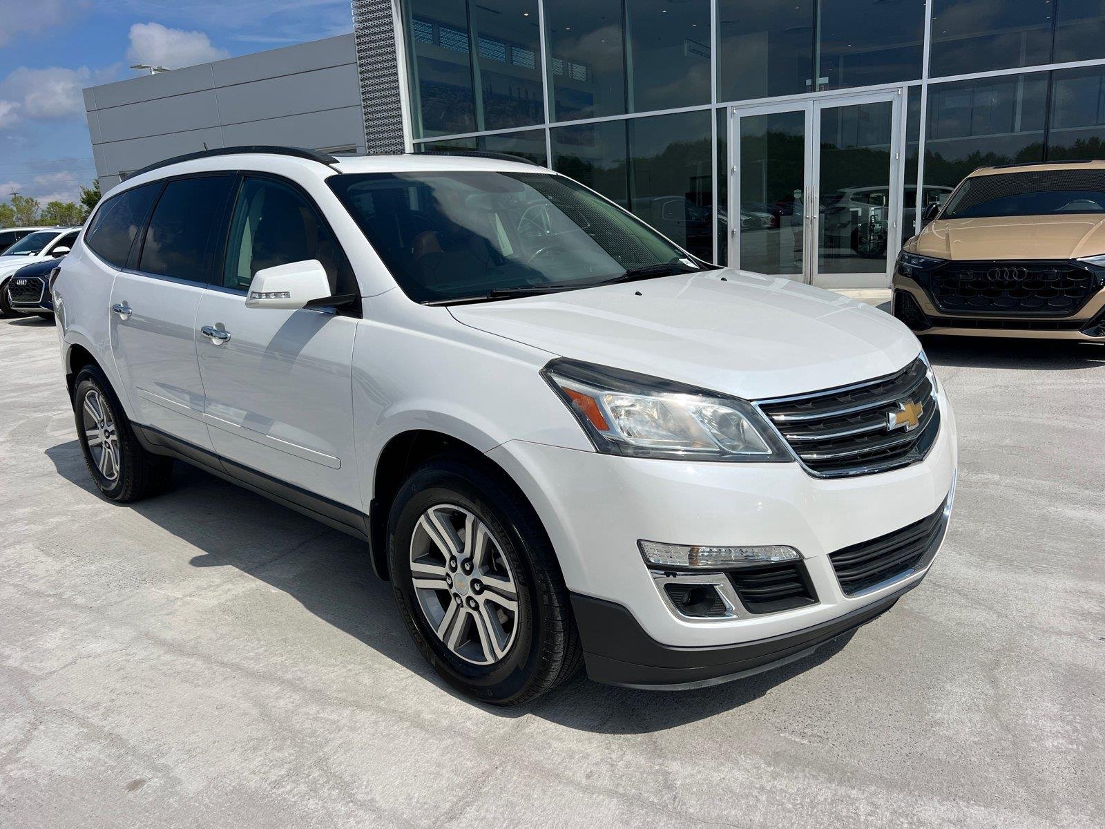 Used 2016 Iridescent Pearl Tricoat Chevrolet LT image 3