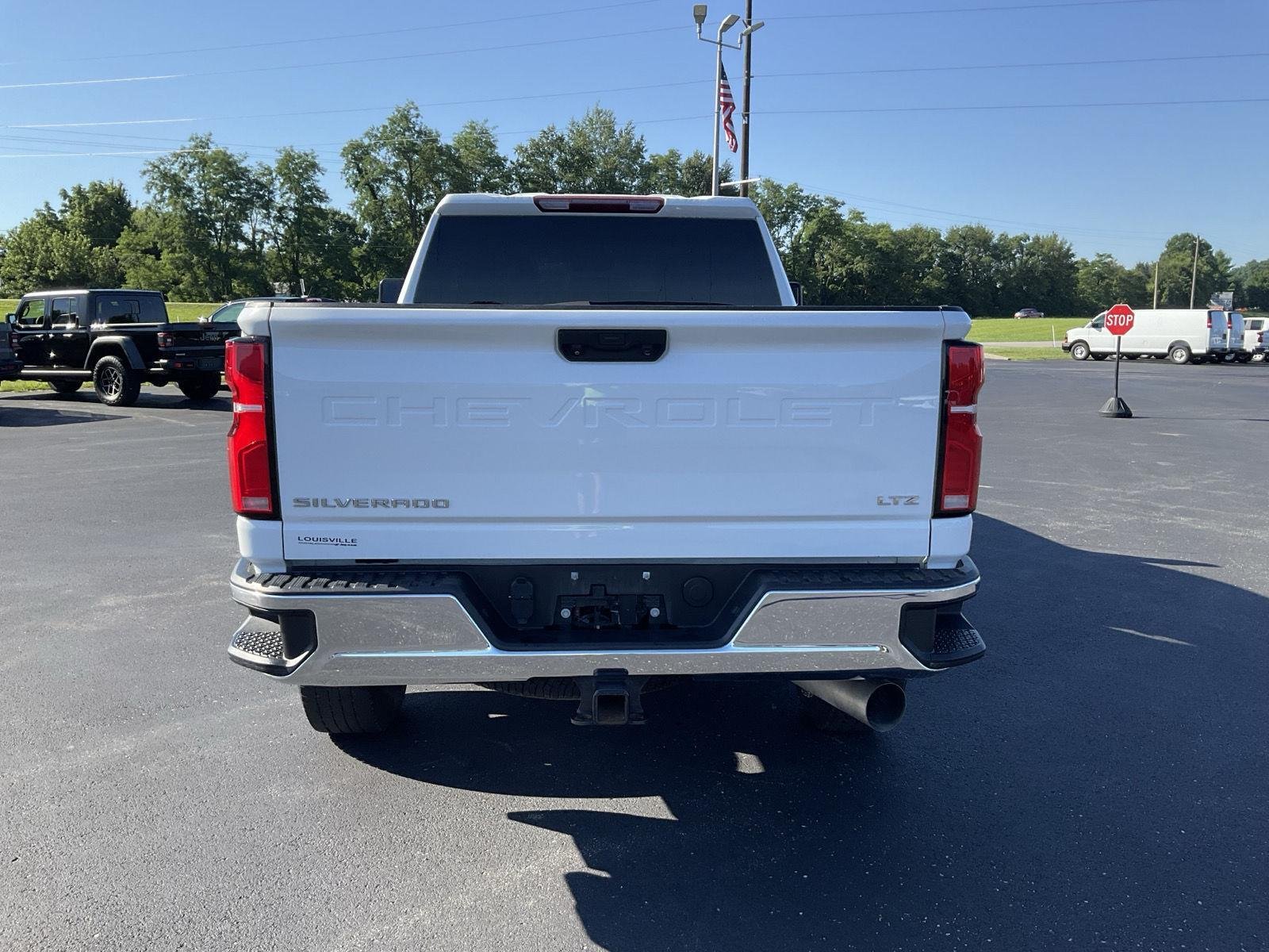 Used 2024  CHEVROLET TRUCK image 7
