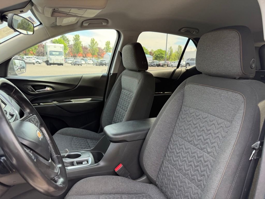 Used 2022 Silver Ice Metallic Chevrolet LT image 16