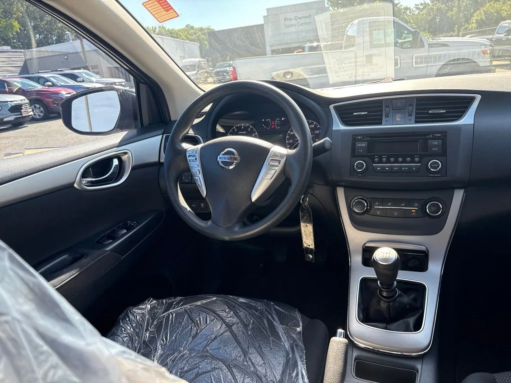 Used 2015 Gray Nissan S image 8