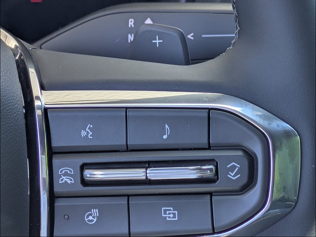 New 2026 Sterling Metallic GMC Elevation image 25
