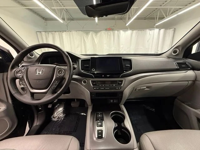Used 2023  Honda RTL image 18
