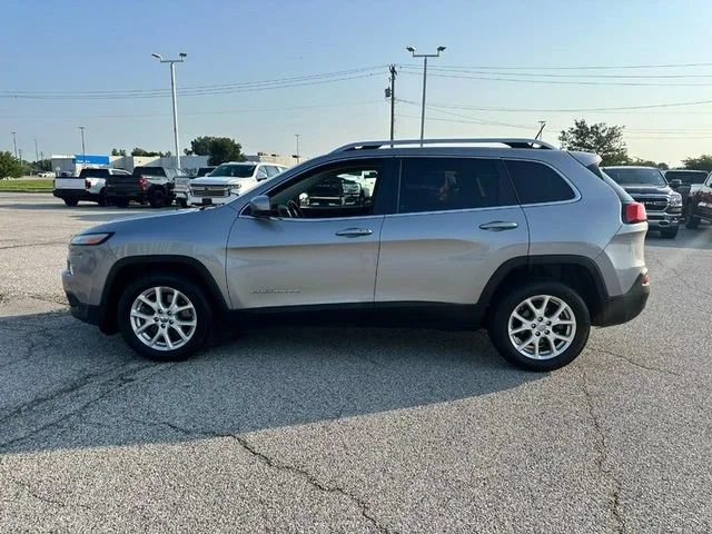 Used 2015 Jeep Cherokee Latitude with VIN 1C4PJLCB2FW766098 for sale in Granite City, IL