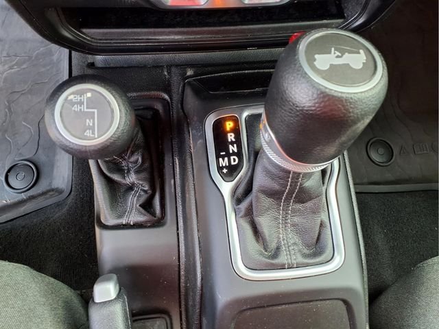 Used 2024 White Jeep Sahara image 17
