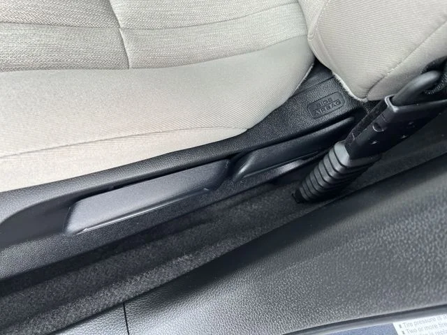 Used 2025  Honda LX image 16