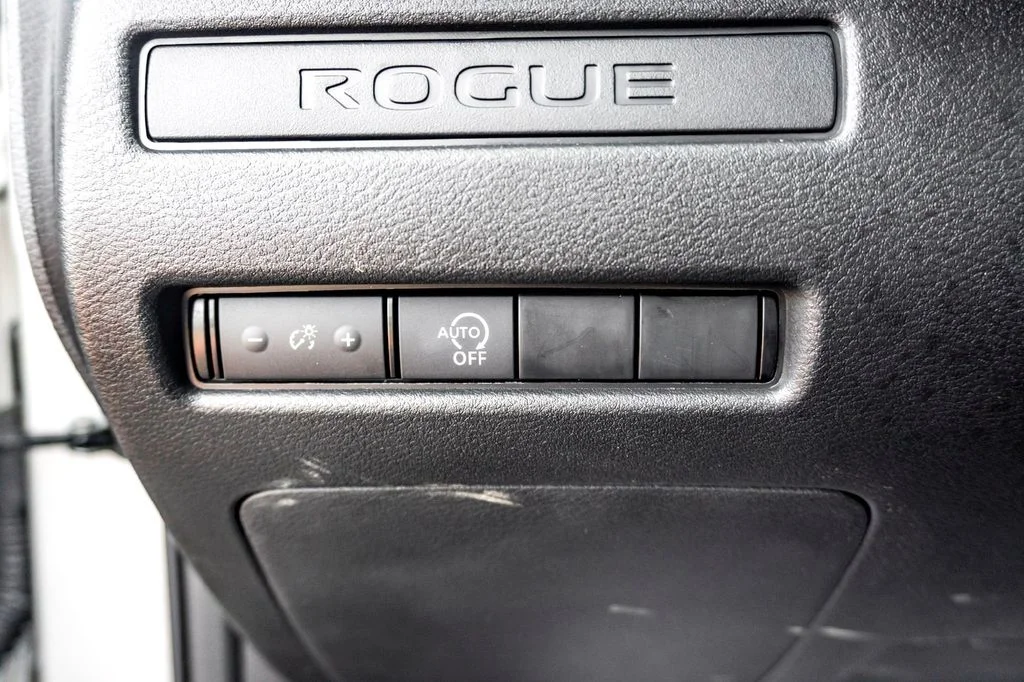 2025 Nissan Rogue S - Photo 16