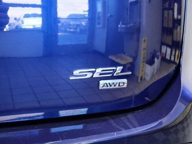 Used 2016 Blue Ford SEL image 7