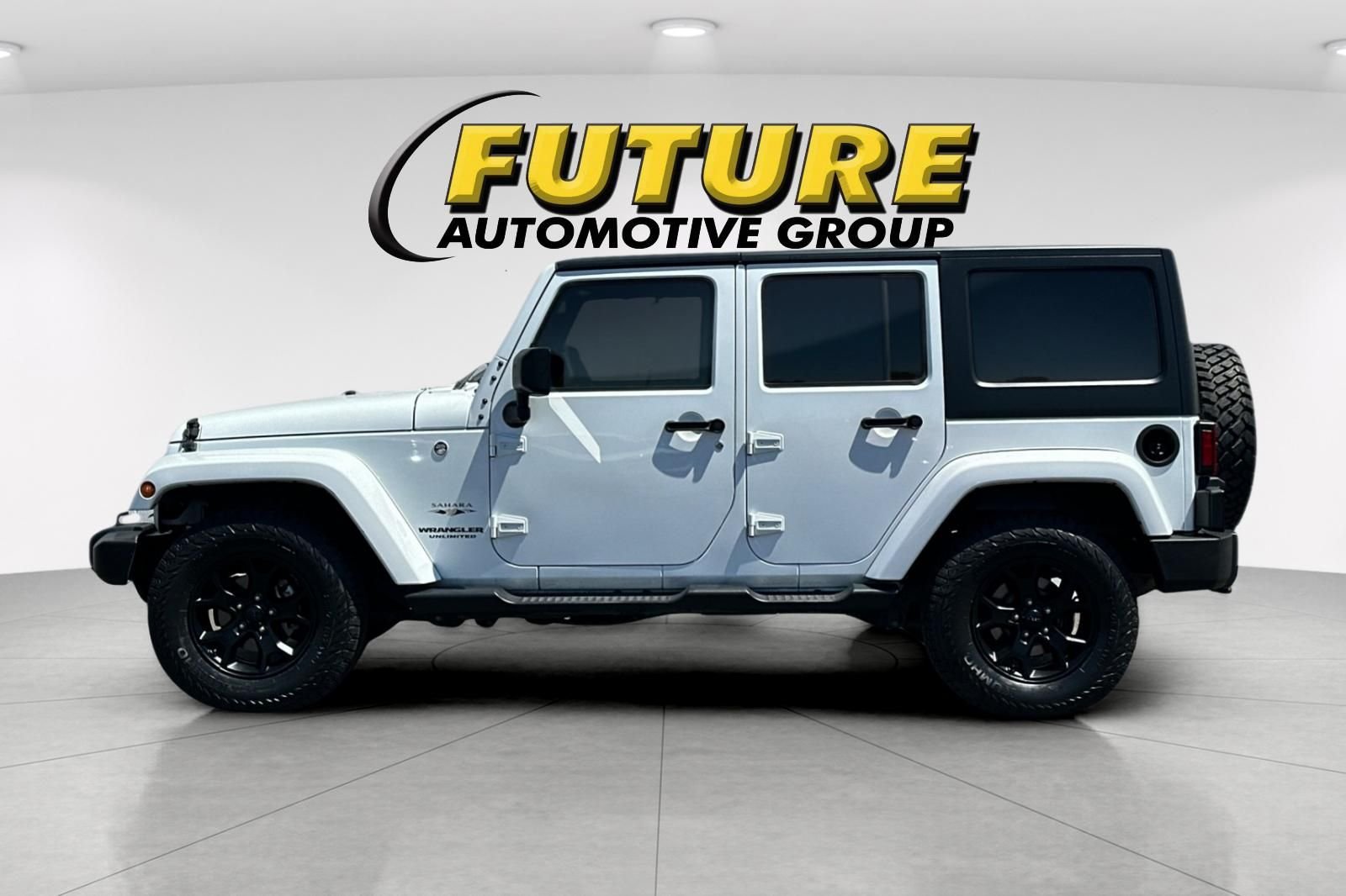 Used 2017 White Jeep Unlimited Sahara image 7