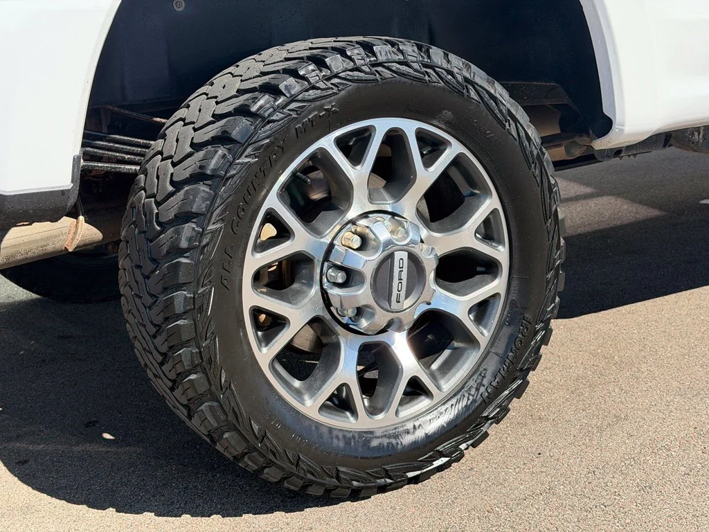 Used 2020 White Ford Lariat image 25