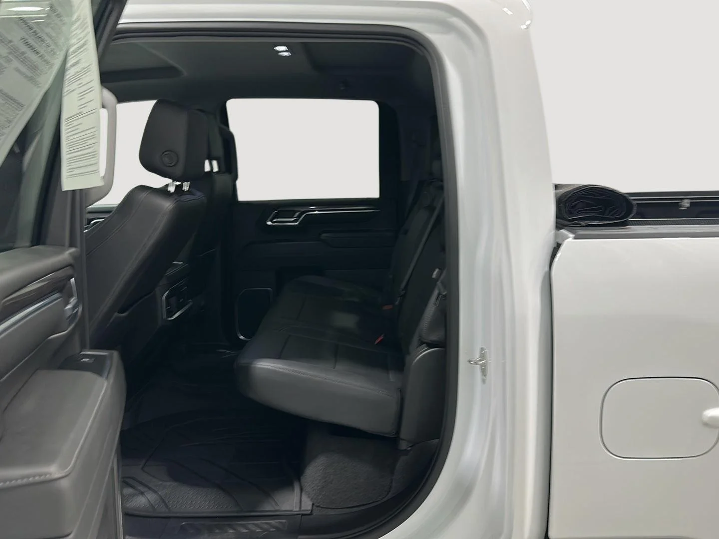 Used 2024 Summit White Chevrolet LTZ image 24
