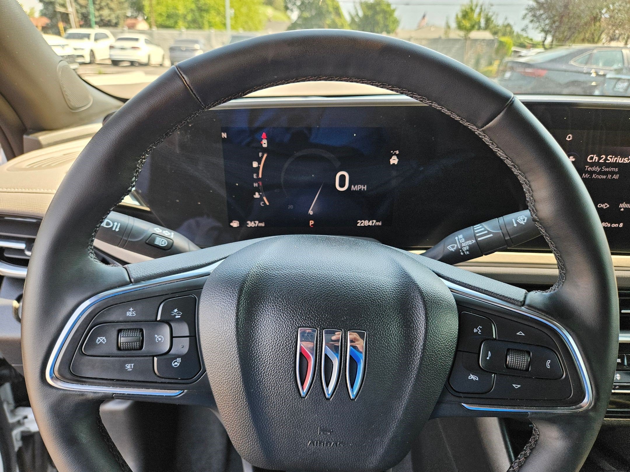 Used 2025 White Frost Tricoat Buick Avenir image 23