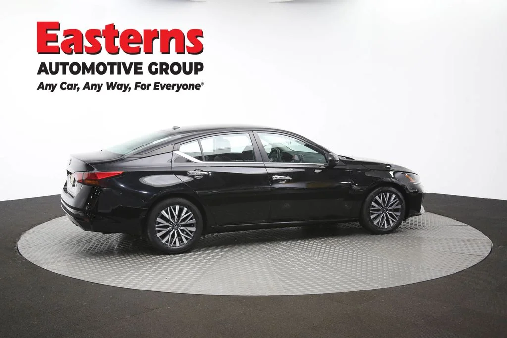 Used 2023 Black Nissan 2.5 SV image 43