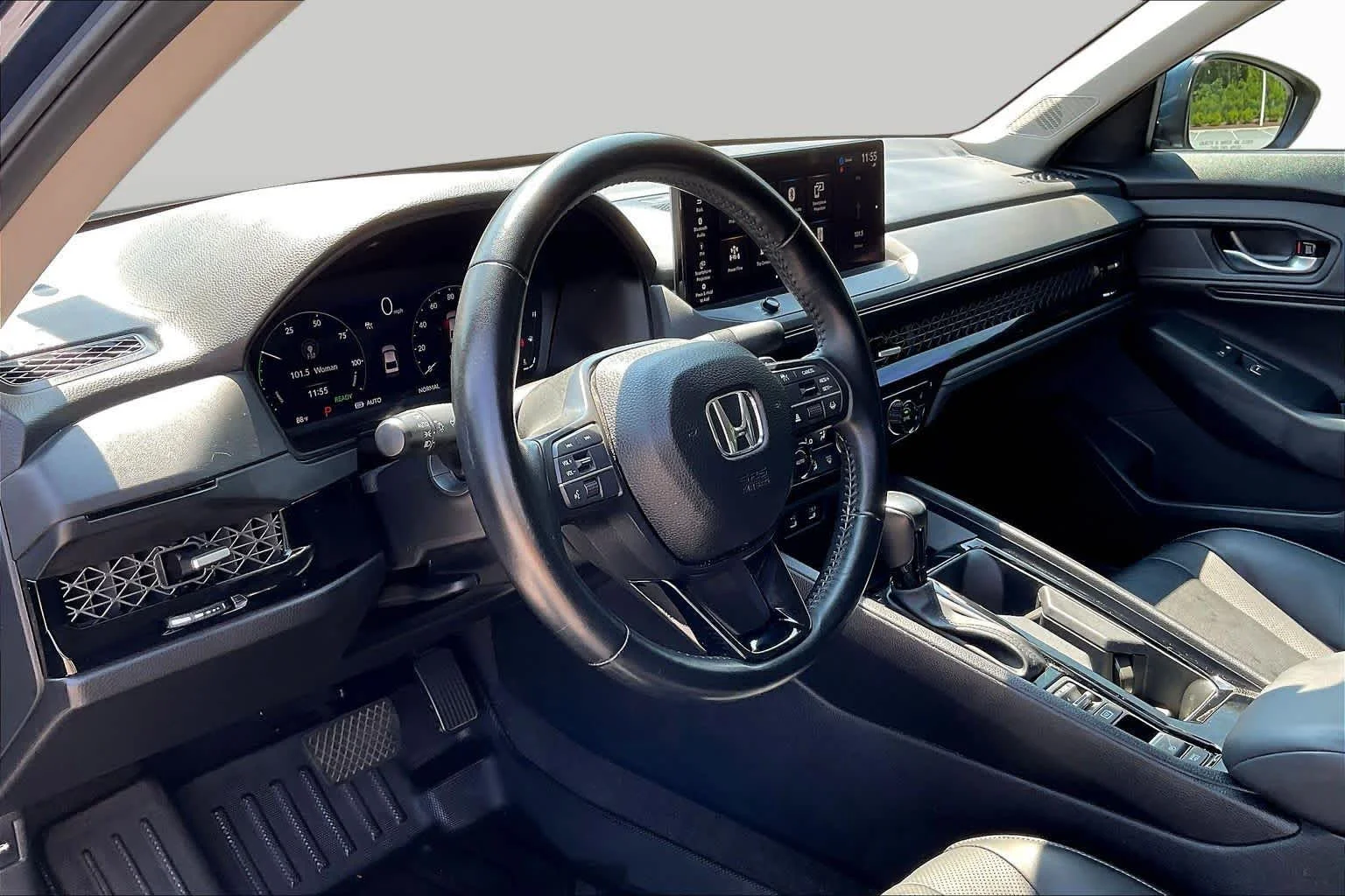 Used 2024 Canyon River Blue Metallic Honda EX-L image 18