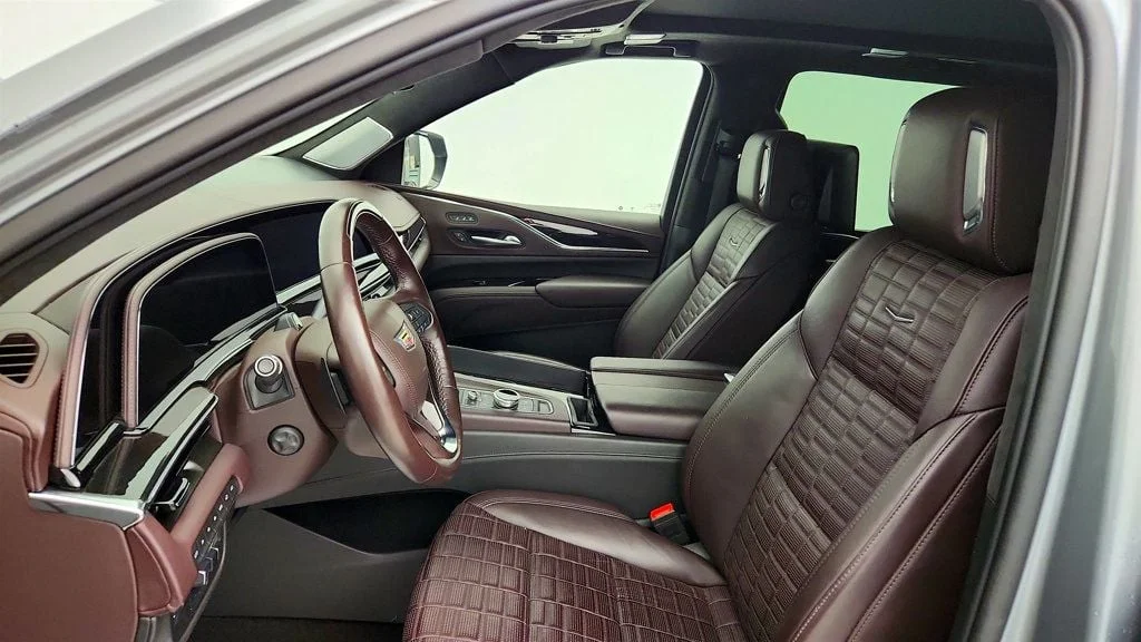 Used 2023 Argent Silver Metallic Cadillac 4WD 4dr Premium Luxury Platinum w/ Radiant Pkg & Super Cruise image 20