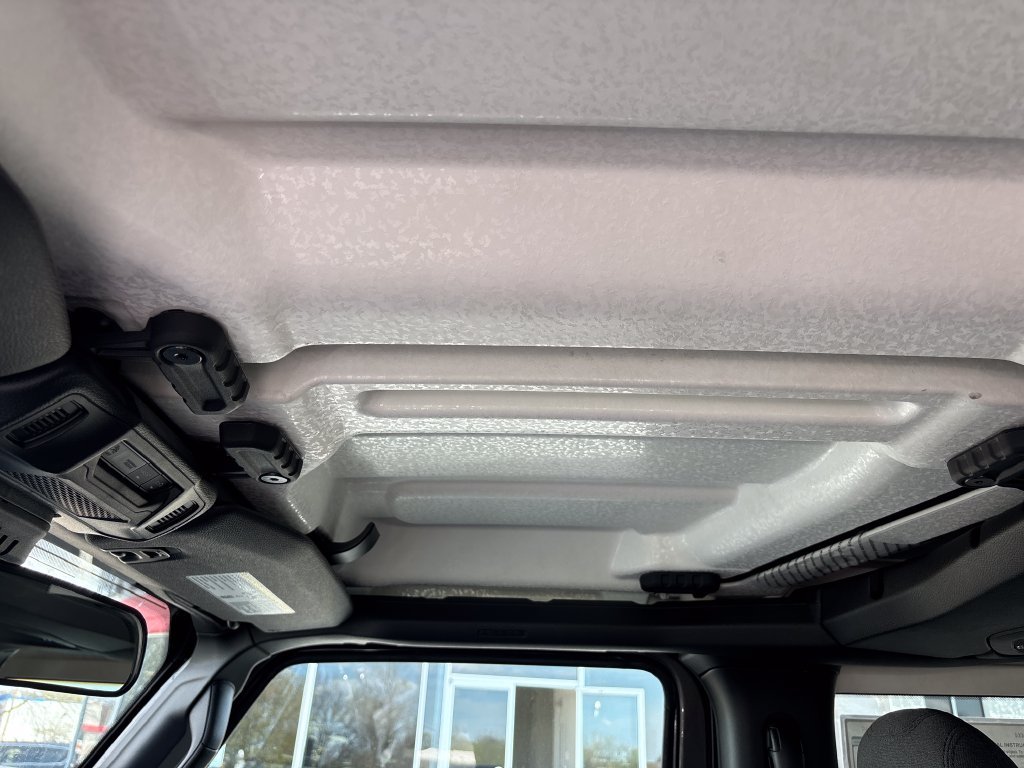 New 2026 Granite Crystal Metallic Clear-Coat Exterior Paint Jeep Sport S image 25