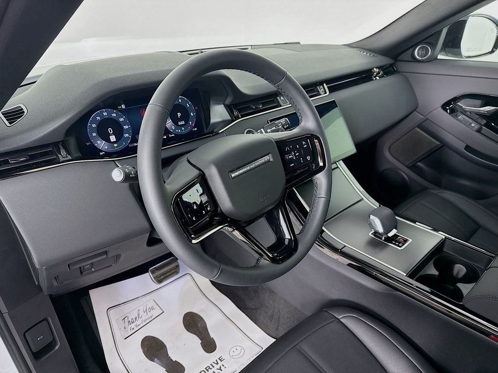 Used 2025 White Land Rover Dynamic image 9