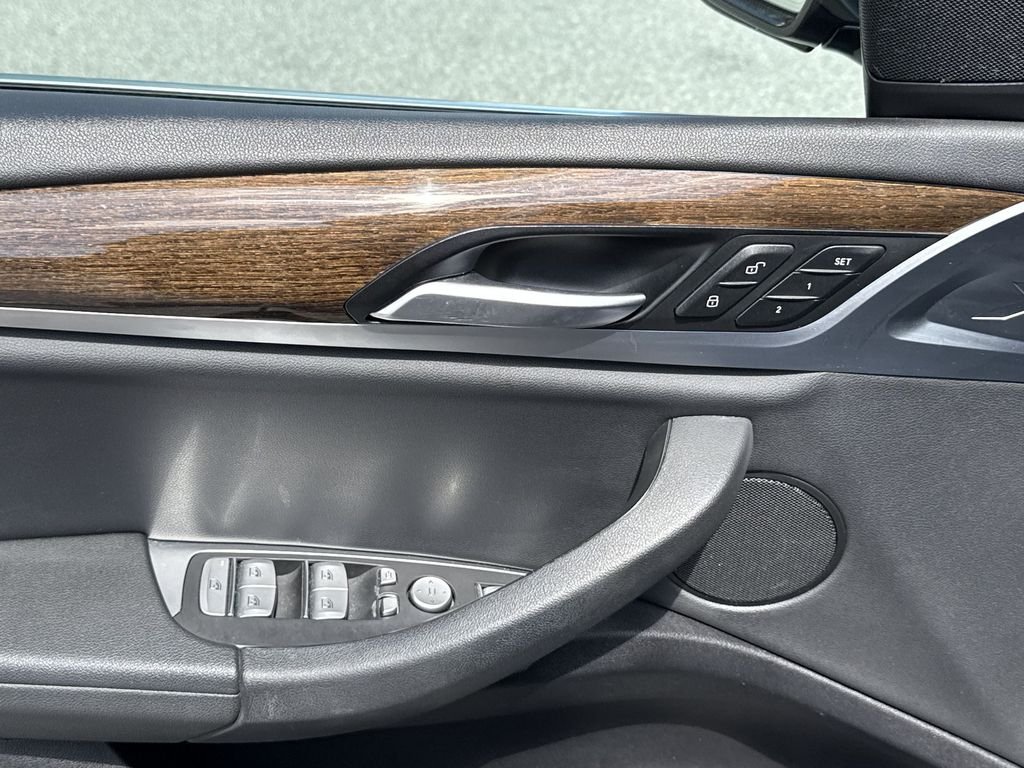 Used 2020 Gray BMW xDrive30i image 13