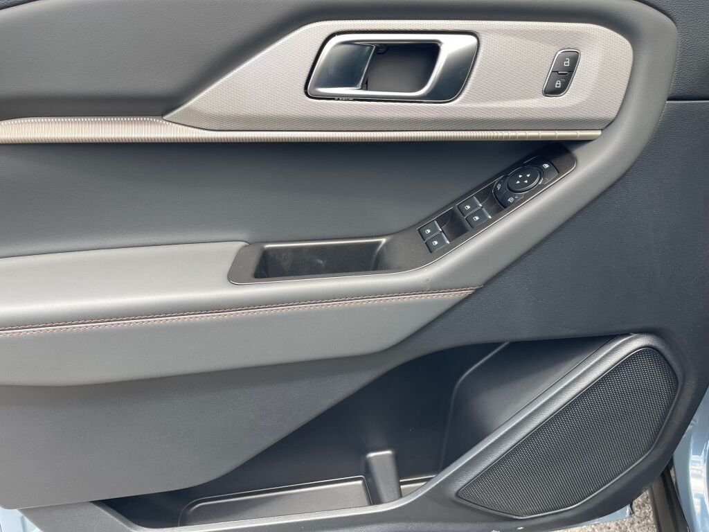 New 2026 Vapor Blue Metallic Ford Active w/200A Pkg image 7