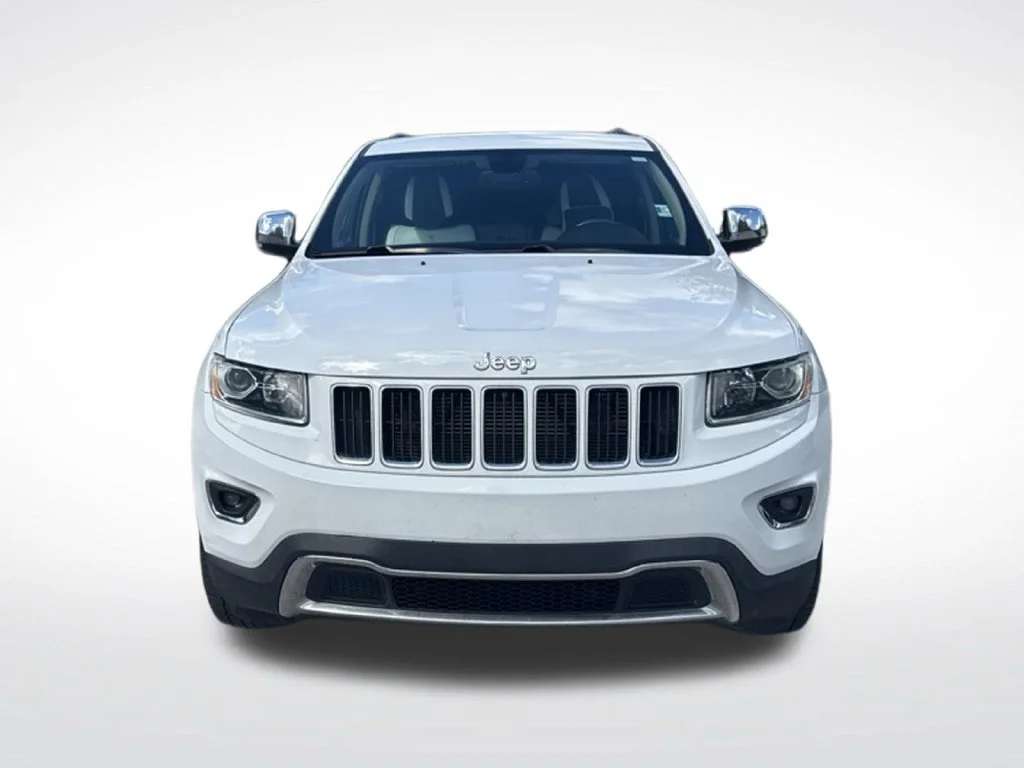 Used 2014 Bright White Clearcoat Jeep Limited image 3
