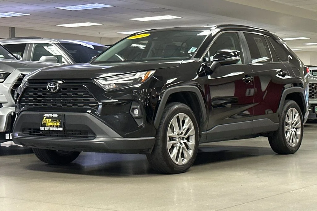 2024 Toyota RAV4 XLE Premium - Photo 8
