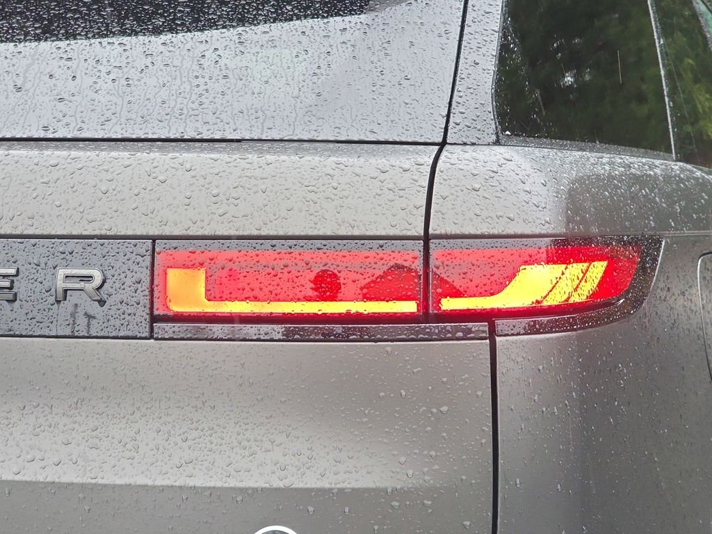 New 2025 Match-to-Sample Black in Satin finish LAND ROVER SV Edition Two image 36