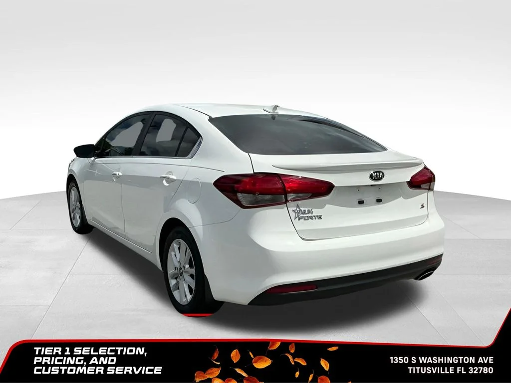 Used 2017 White Kia S image 4