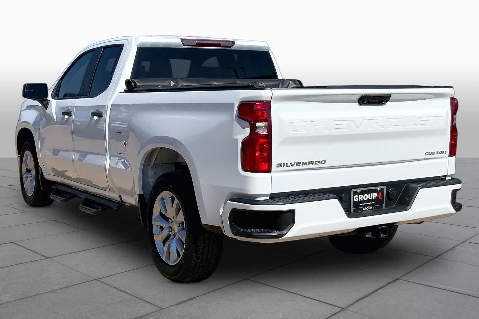 Used 2022 Summit White Chevrolet Custom image 12